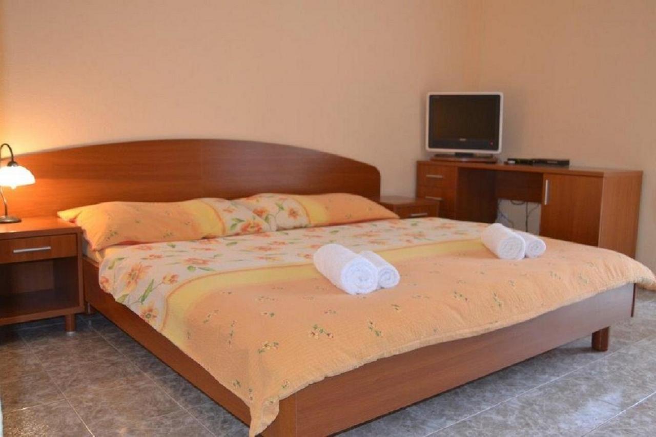 Apartments Barisic Hrvatskih Zrtava 404 Seget Vranjica Trogir Exterior foto